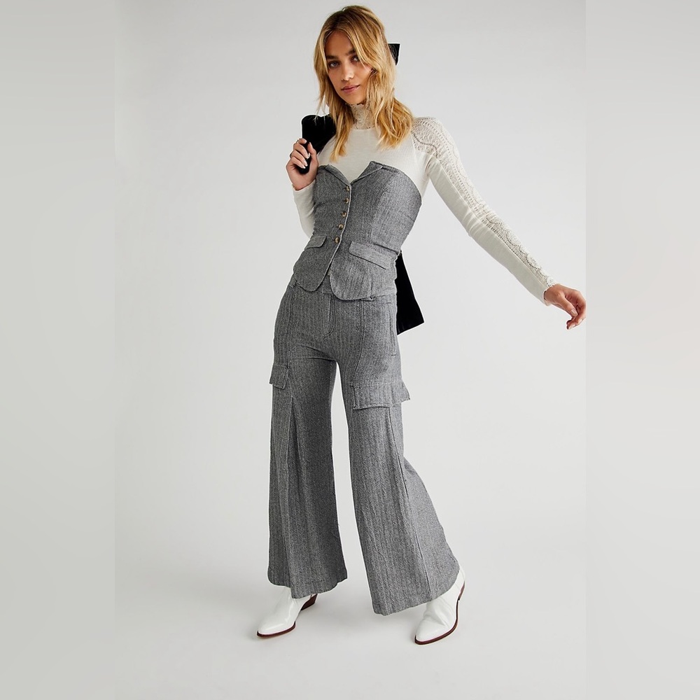 Free people New Waves Tailored Flare Trousers NWOT Size 8